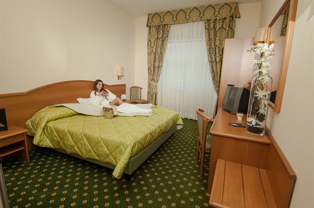 Complesso Termale Vescine Hotel Castelforte Ngoại thất bức ảnh